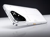 De Pova 8 Pro in de kleurstelling ‘arc white’
