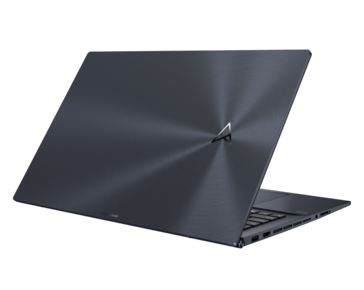 Asus Zenbook Pro 17 UM6702 - Links. (Beeldbron: Asus)