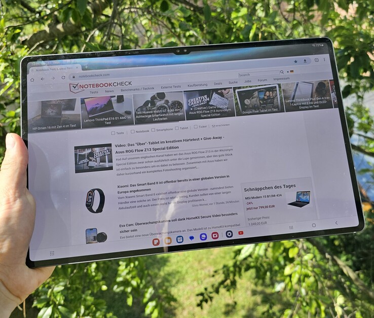 Het grote scherm van de Samsung Galaxy Tab S9 Ultra is scherp en helder, zelfs in direct zonlicht.