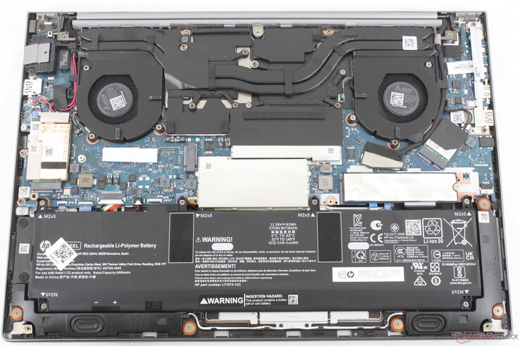 Het model biedt twee DDR5 SODIMM-sleuven en twee M.2 PCIe4 x4 2280 SSD-sleuven
