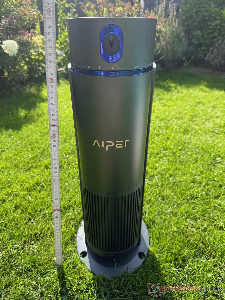 Aiper IrriSense is ongeveer 60 cm hoog