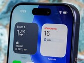 Aankomende Android vlaggenschepen krijgen mogelijk een frontlens die lijkt op Apple's 18 MP Center Stage camera - met een veel hogere resolutie.