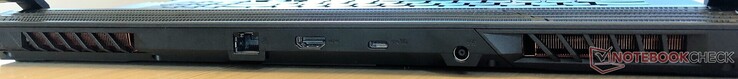 Achter: Ventilatie, Gigabit Ethernet, HDMI 2.0b, USB 3.1 (Gen 2) Type-C, DC-voeding, ventilatie