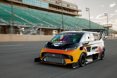 Ford heeft de volledig elektrische SuperVan herwerkt om records te breken in de Pikes Peak International Hill Climb. (Afbeelding bron: Ford) 