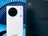 De Vivo X90s in zijn witte kleur. (Afbeelding bron: Vivo)