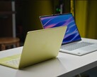De Apple MacBook Neo weegt 2,7 lbs. (1,23 kg), terwijl de Lenovo IdeaPad Slim 5x 3,3 lbs. (1,48 kg) weegt.