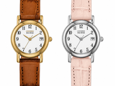 De Citizen EW1277-15A en de EW1273-08A (van links naar rechts)