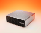 De Lenovo SFF RTX Spark heeft een minimale tweekleurige afwerking.