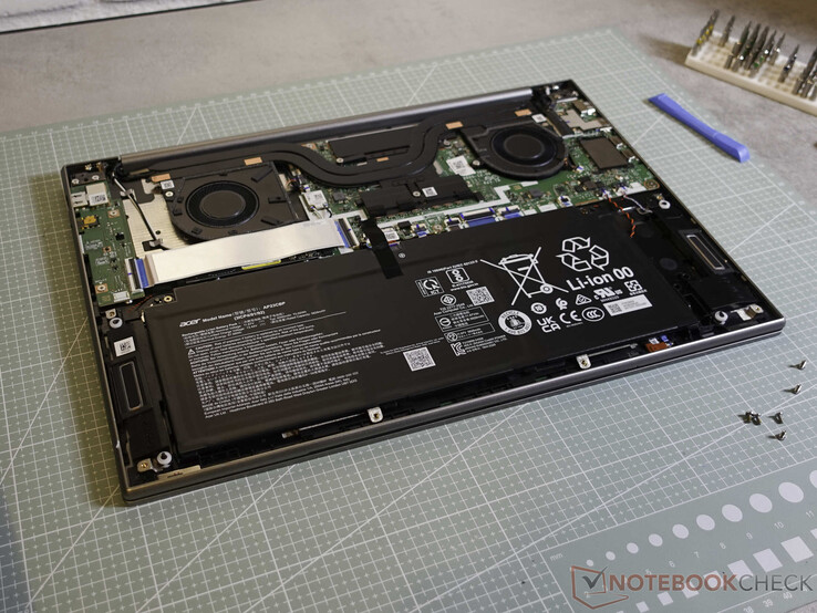 Twee ventilatoren en heatpipes in de Acer Swift 16