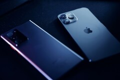 Bijna één op de twee verkochte smartphones is van Apple of Samsung.