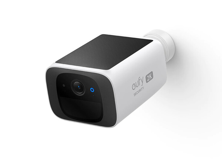 De eufy S220 SoloCam kan worden opgeladen via een geïntegreerd zonnepaneel. (Beeldbron: eufy)