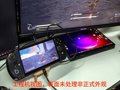 De GPD Win 5 in een van de twee duidelijke lanceringskleuren naast een GPD Duo. (Afbeelding bron: GPD via Cary Golomb)