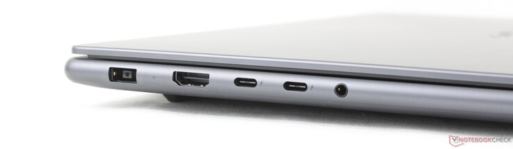 Links: AC-adapter, HDMI 2.1, 2x USB-C Thunderbolt 4 met DisplayPort 2.1 + Power Delivery, 3,5 mm headset