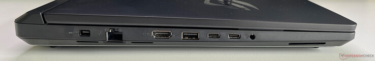 Links: voeding, Ethernet (2,5 GBit/s), HDMI 2.1 FRL, USB-A 3.2 Gen 2 (10 GBit/s), 2x USB-C 4.0 met Thunderbolt 5 (120 GBit/s, DisplayPort, Power Delivery), 3,5 mm audio