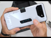 De 2023 ROG Phone. (Bron: JerryRigEverything via YouTube)
