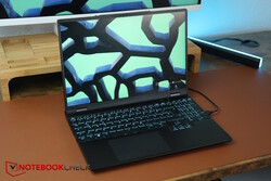 De XMG Core 15 M24, geleverd door Schenker