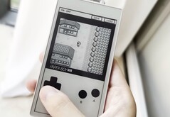 The Paper Boy S3 emuleert Game Boy-spellen op een E Ink-touchscreen.