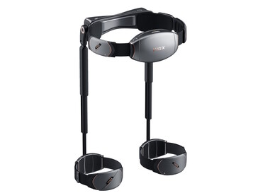 Uitgevouwen om te dragen, zijn de Vigx π6 exoskeletten ontworpen om kracht te leveren in de buurt van het zwaartepunt van de drager, voor minder slingeren en draaien. (Achteraanzicht) (Beeldbron: Vigx)