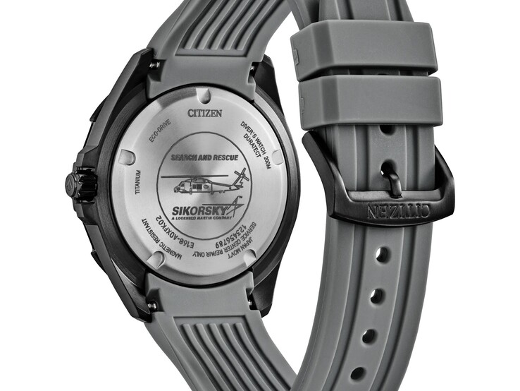 Achterkant van de Citizen Seahawk met een afbeelding van de MH-60R-helikopter en de tekst „SEARCH AND RESCUE“