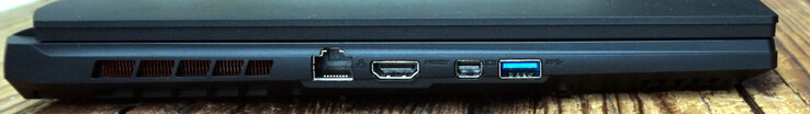 Links: 2,5-Gbit LAN, HDMI, DisplayPort, USB-A (5 Gbit/s)