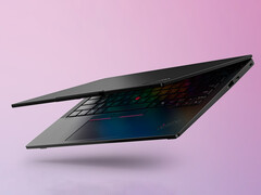 De ThinkPad T14s Gen 7 van Lenovo, uitgerust met een Snapdragon X2-processor, weegt slechts 1,19 kg.