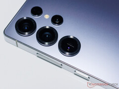 De opkomst van vlaggenschepen met batterijen van meer dan 7.000 mAh zou de Galaxy S25 Ultra wel eens in de schaduw kunnen zetten. (Afbeelding bron: Notebookcheck)