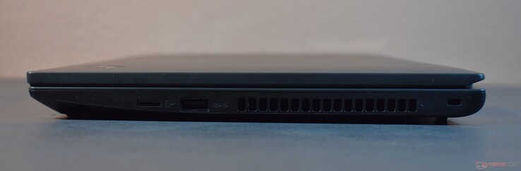 rechts: microSD, USB A 3.2 Gen 1, Kensington-slot