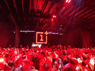 Tijdens het lanceringsevenement van de OnePlus 7T Pro in Londen.