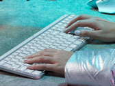 De Logitech MX Keys S zal beschikbaar zijn in twee kleuropties. (Beeldbron: Roland Quandt & WinFuture)