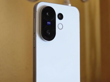 Vivo X200 FE beoordeeld (Foto bron: Marcus Herbrich)