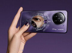 Xiaomi heeft een klein spiegelend element ingebouwd in de achterkant van de CIVI 4 Pro voor zijn nieuwste Disney-samenwerking. (Afbeeldingsbron: Xiaomi)