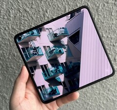 De opvouwbare iPhone zou een andere schermverhouding kunnen aannemen. Afgebeeld - Oppo Find N2 (Afbeelding Bron: Andrew Cheng, Nextrift)