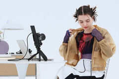 Canon introduceert de EOS R50 V spiegelloze camera die is ontworpen om makers van sociale media te helpen livestreamen en eenvoudig updates van hoge kwaliteit te plaatsen. (Afbeelding bron: Canon)