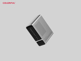 De kleurrijke SMATR 900 is alweer een Strix Halo mini PC. Afgebeeld: de compacte PC. (Afbeeldingsbron: PC Watch)