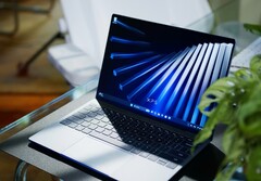 De Dell XPS 13 zou beter moeten presteren dan de MacBook Neo, maar is in sommige regio’s aanzienlijk duurder.