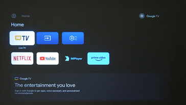 De TCL C1 heeft een eenvoudig te gebruiken startmenu wanneer u niet bent aangemeld bij Google TV. Er zijn slechts drie streaming-apps en een lokale mediaspeler geïnstalleerd. (Afbeeldingsbron: Notebookcheck)