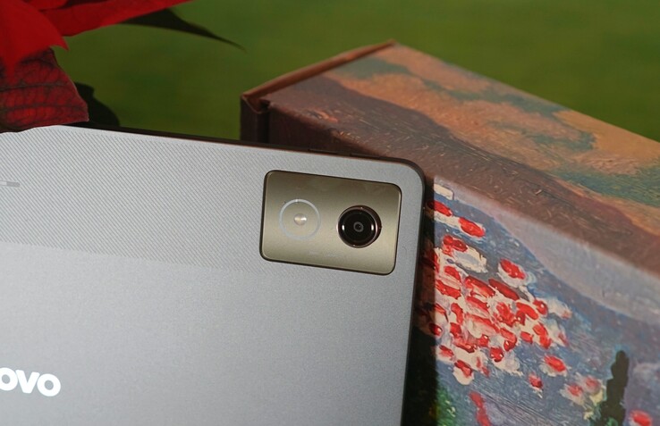 De 13 MP camera aan de achterzijde van de Lenovo Idea Tab Pro tablet werkt goed in goede lichtomstandigheden.