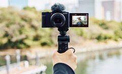Sony&#039;s ZV-1 II vernieuwt de ZV-1 vlogging camera met een bredere lens voor eenvoudigere kadrering in de selfie-modus. (Beeldbron: Sony)