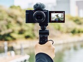 Sony's ZV-1 II vernieuwt de ZV-1 vlogging camera met een bredere lens voor eenvoudigere kadrering in de selfie-modus. (Beeldbron: Sony)
