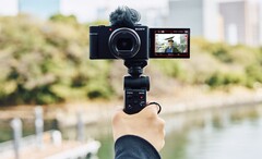 Sony's ZV-1 II vernieuwt de ZV-1 vlogging camera met een bredere lens voor eenvoudigere kadrering in de selfie-modus. (Beeldbron: Sony)