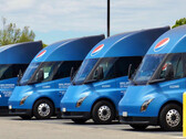 Tesla Semi's bij Megachargers (Afbeelding: Pepsi)
