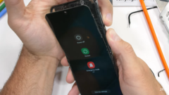 Kan een Flip4 gedemonteerd worden zonder dood te gaan? (Bron: JerryRigEverything via YouTube)