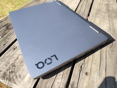 De Lenovo LOQ 16IRH8. (Afbeelding bron: Darryl Linington - Notebookcheck)