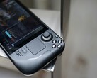 De Valve Steam Deck 2 zou verouderde AMD-graphics kunnen bevatten, net als de Steam Deck die hier is afgebeeld.