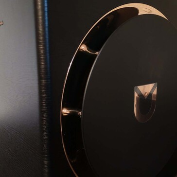 Het ontwerp van de subwoofer is visueel aantrekkelijk en toch discreet (Afbeelding bron: Notebookcheck)