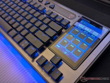 Bedien het touchscreen op de KB7.