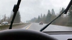 De gevoeligheid van automatische Tesla ruitenwissers kan nu handmatig worden ingedrukt (afbeelding: Tesla Girl/X)