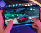 Vanaf 2026 worden ARM GPU's geleverd met NPU-klasse versnellers voor het voeden van NSS. Afgebeeld: een telefoon waarop een mobiel spel wordt uitgevoerd. (Afbeeldingsbron: ARM)