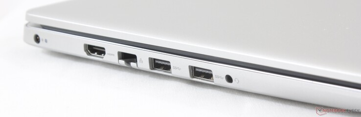 Linkerkant: stroomadapter, HDMI, RJ-45, 2x USB 3.0, 3.5 mm audiopoort