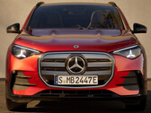 De nieuwe Mercedes GLA wordt gelanceerd als een elektrisch voertuig met 800-volt-technologie, maar voor het opladen bij 400-volt-snellaadstations is een optionele DC-booster vereist.
